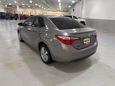 Used 2016 Toyota Corolla LE FWD image 6