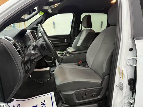 Used 2024 RAM 2500 Big Horn w/ Bed Utility Group image 25