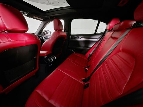 Used 2022 Alfa Romeo Stelvio Veloce image 20