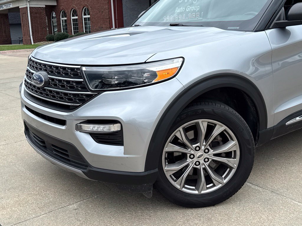 Used 2022 Ford Explorer XLT w/ Equipment Group 202A AWD/4WD image 21