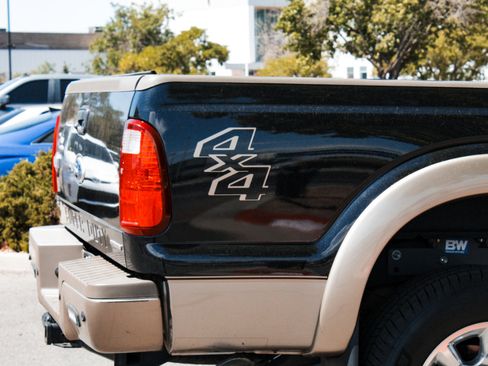 Used 2012 Ford F350 King Ranch w/ King Ranch w/Chrome Pkg AWD/4WD image 5