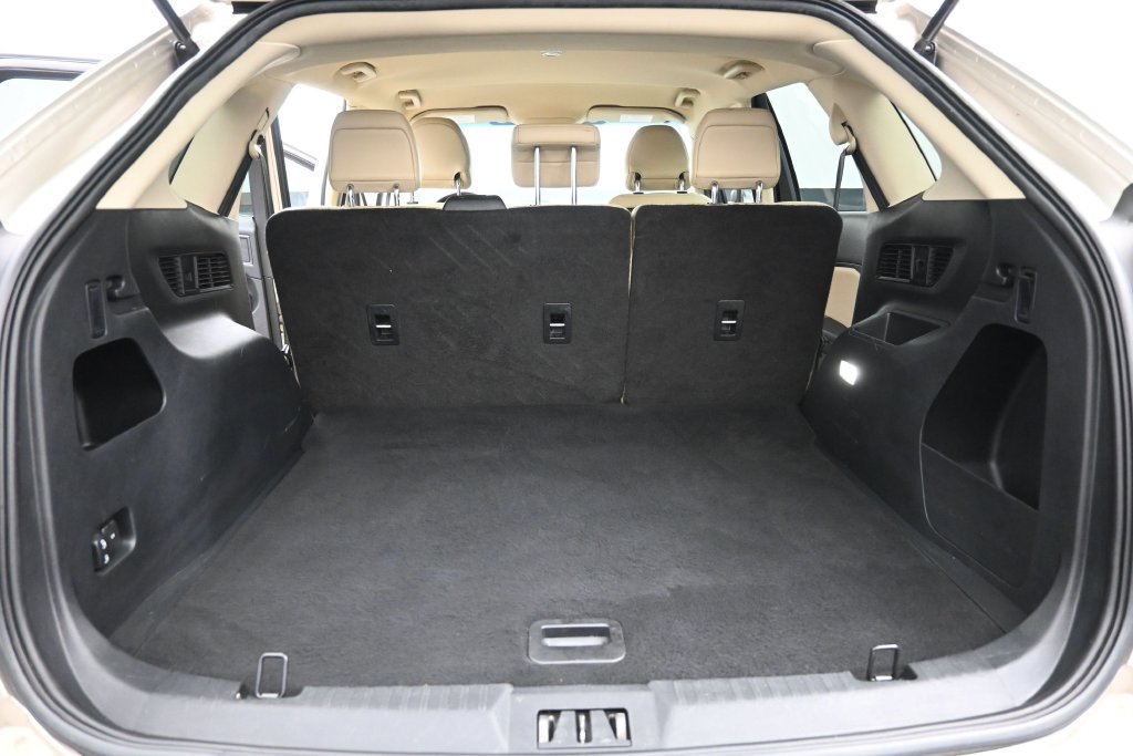 Used 2017 Ford Edge SEL w/ Equipment Group 201A FWD image 9