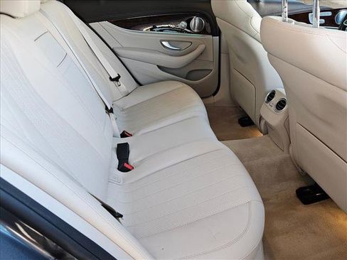 Used 2019 Mercedes-Benz E 300 image 21
