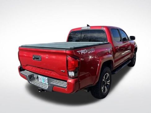 Used 2018 Toyota Tacoma TRD Sport w/ Technology Package image 8