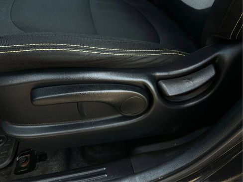 Used 2016 Kia Soul + FWD image 25
