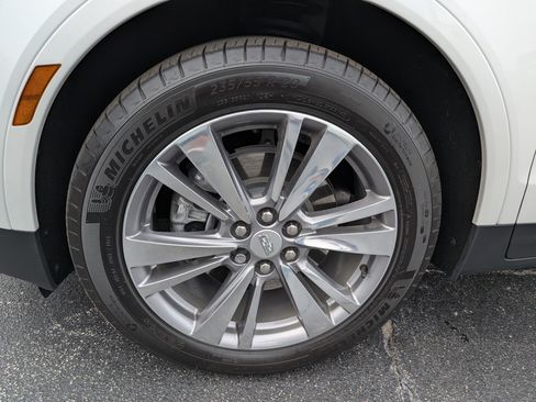 Certified 2024 Cadillac XT5 Premium Luxury FWD image 12