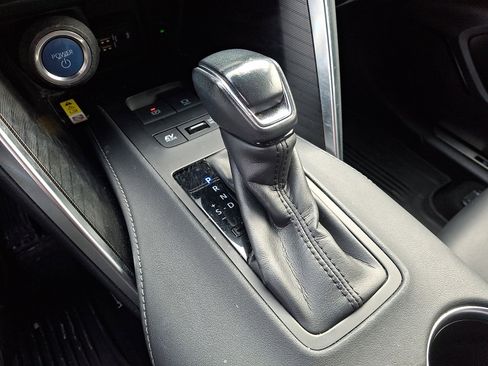 Certified 2022 Toyota Venza XLE image 15