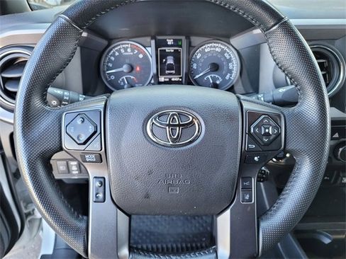 Certified 2022 Toyota Tacoma TRD Off-Road image 28