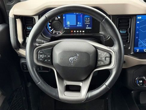 Used 2023 Ford Bronco Wildtrak image 28