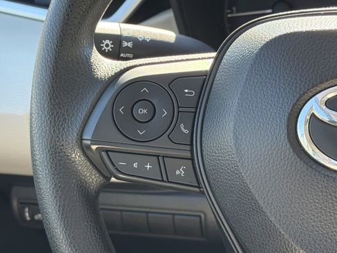 Used 2025 Toyota Corolla LE image 24