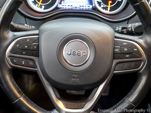 Used 2021 Jeep Cherokee Latitude Lux w/ Comfort/Convenience Group AWD/4WD image 17