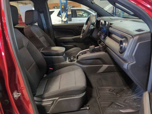 Used 2024 Chevrolet Colorado Trail Boss w/ Technology Package image 27