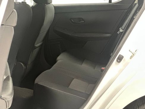 Used 2024 Nissan Sentra SV FWD image 18