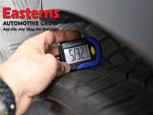 Used 2021 Tesla Model Y Long Range AWD/4WD image 20