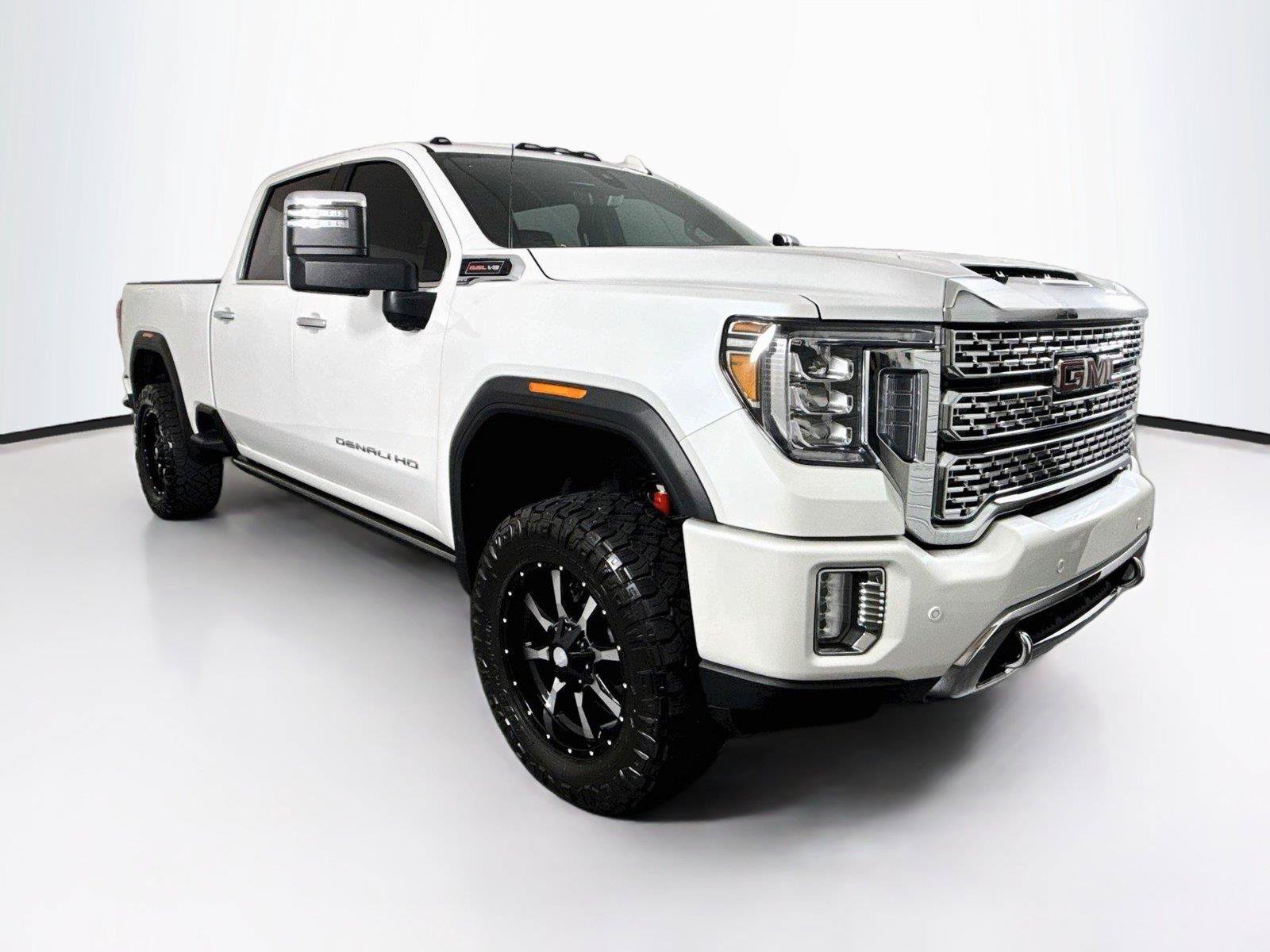 Used 2022 GMC Sierra 2500 Denali w/ Denali Ultimate Package AWD/4WD image 3