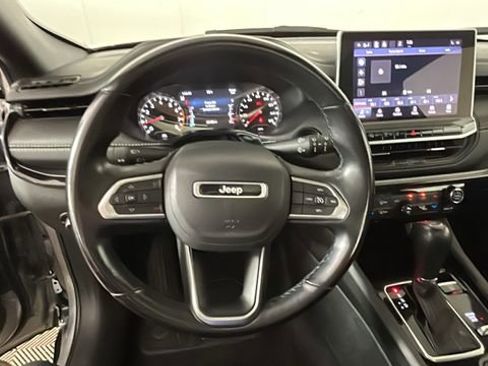 Used 2022 Jeep Compass Latitude w/ Sun and Sound Group AWD/4WD image 14