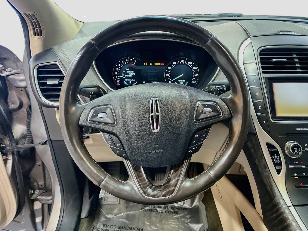 Used 2018 Lincoln MKX Select w/ Select Plus Package AWD/4WD image 11