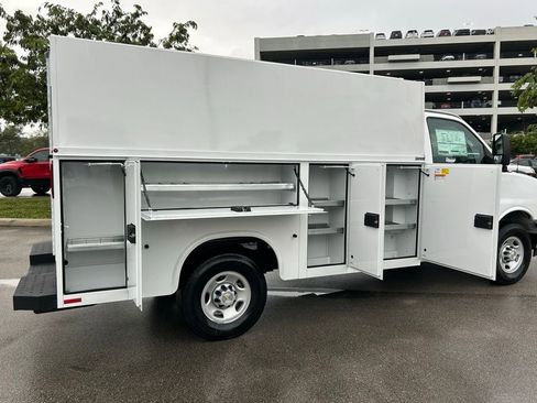 New 2025 Chevrolet Express 3500 w/ Power Convenience Package image 23