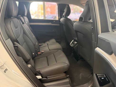 Used 2025 Volvo EX90 Ultra AWD/4WD image 36