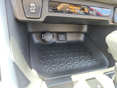 Certified 2022 Toyota RAV4 XLE w/ Convenience Package AWD/4WD image 26