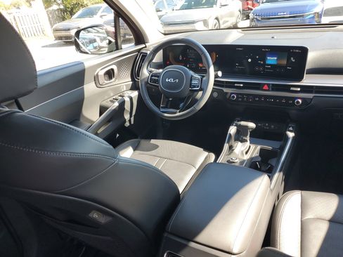 Certified 2024 Kia Sorento S w/ Panoramic Sunroof Package image 13