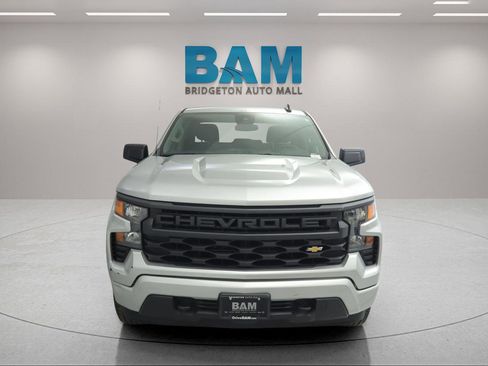 Used 2022 Chevrolet Silverado 1500 Custom image 8