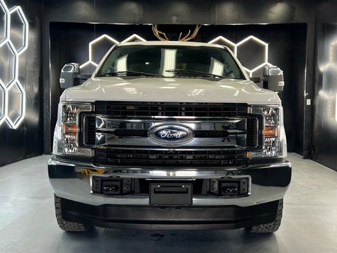 Used 2019 Ford F250 XLT AWD/4WD image 3