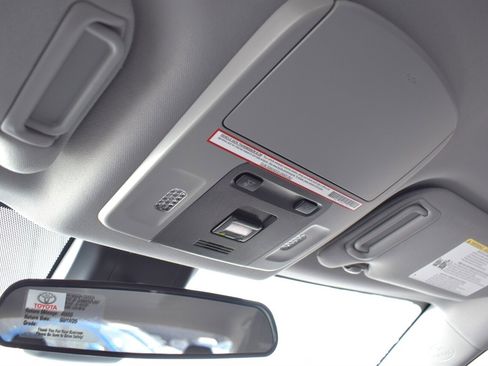 Used 2021 Toyota Camry LE image 19