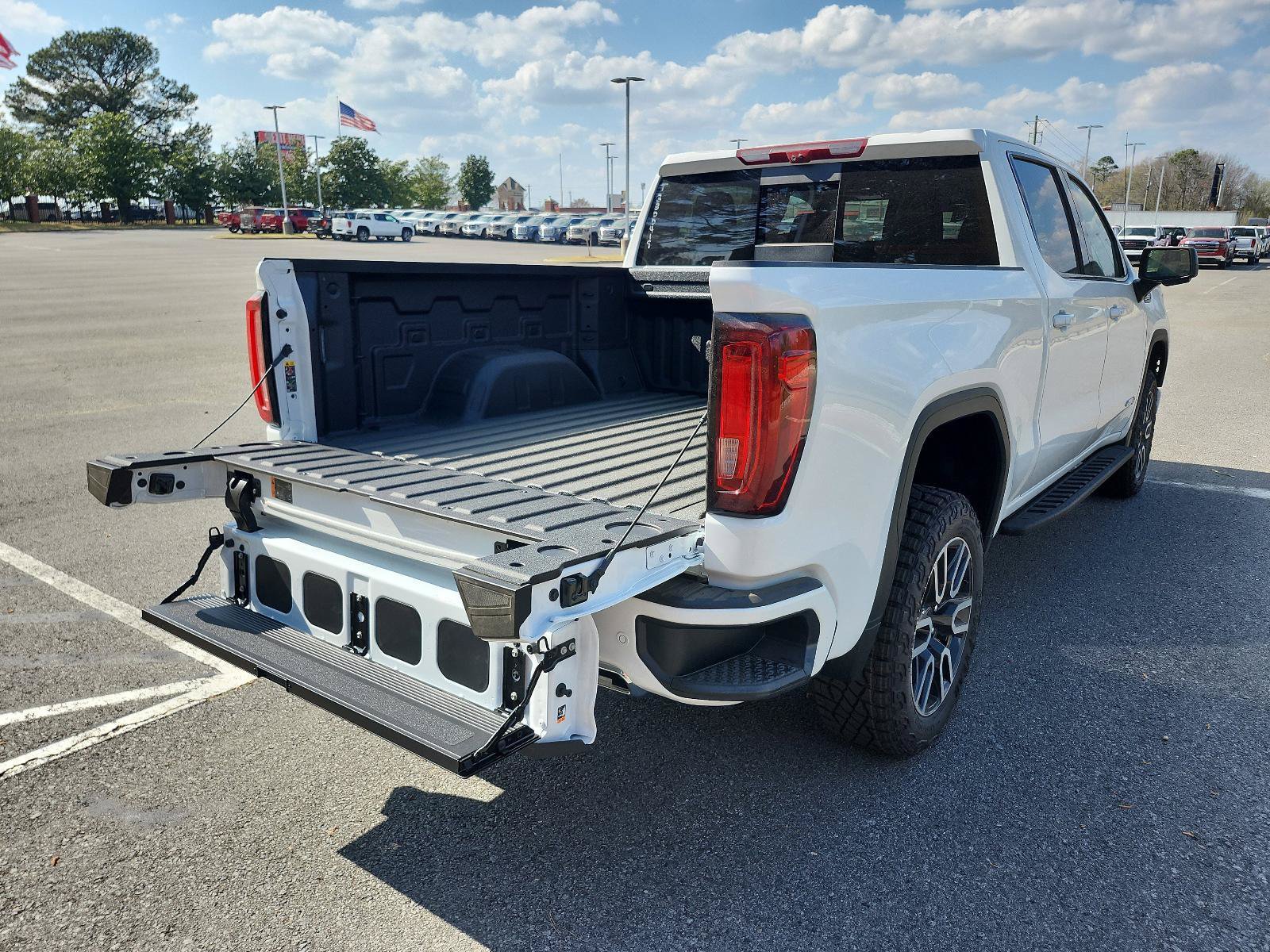 New 2026 GMC Sierra 1500 AT4 w/ AT4 Premium Package AWD/4WD image 8