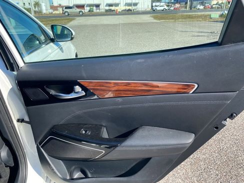 Used 2017 Kia Cadenza Premium w/ Luxury Package image 15