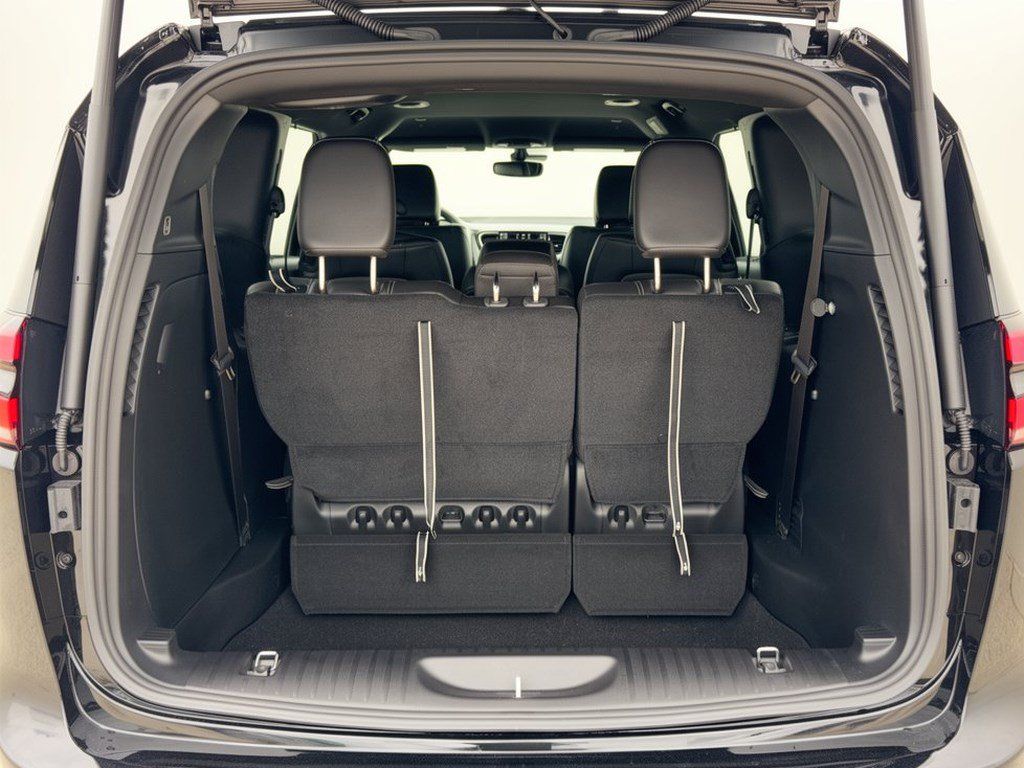 New 2027 Chrysler Pacifica Select FWD image 28