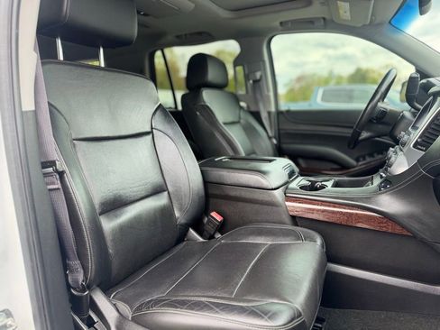 Used 2017 GMC Yukon SLT w/ Premium Edition AWD/4WD image 12