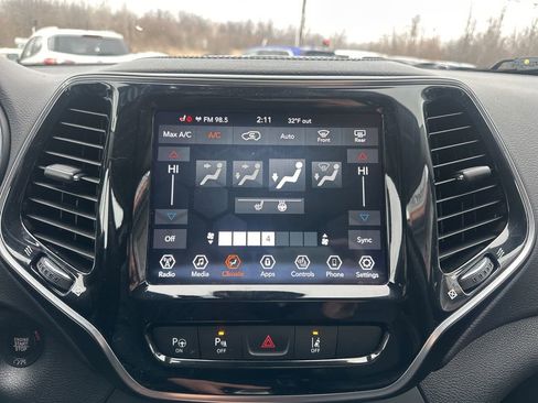 Used 2021 Jeep Cherokee Limited image 21