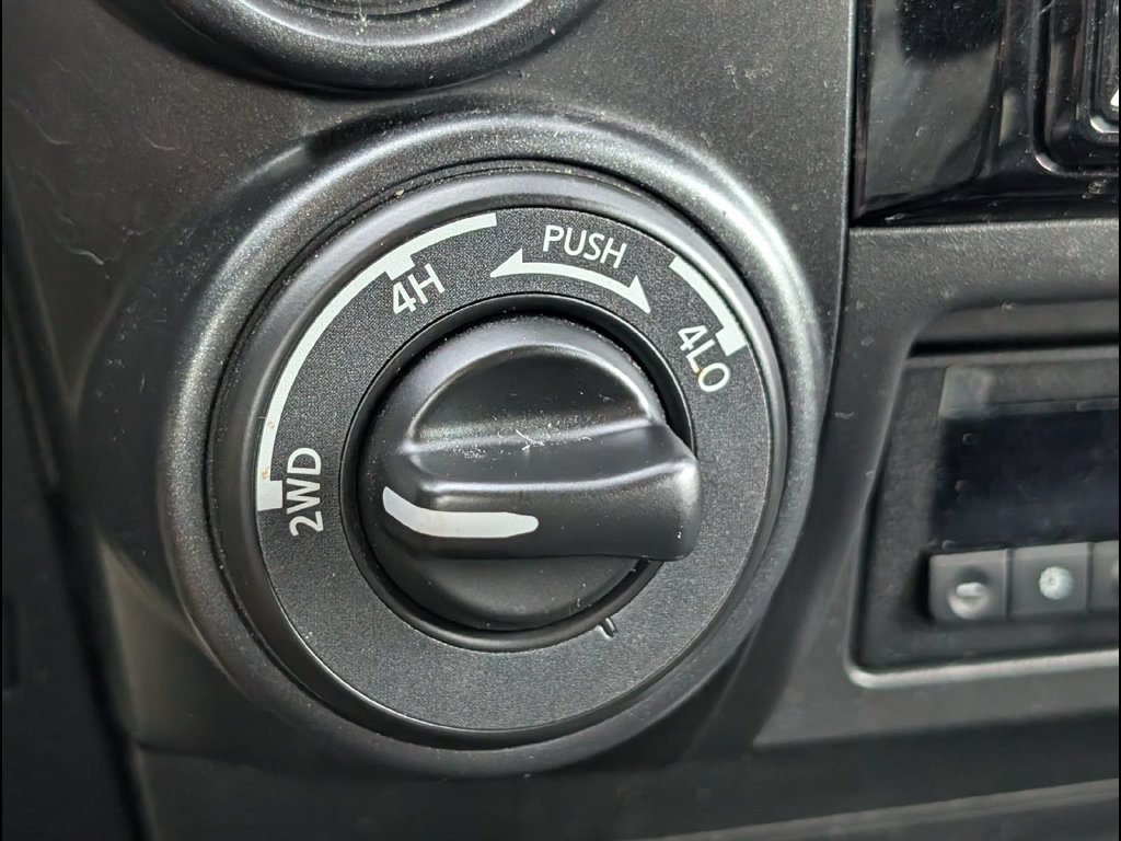 Used 2024 Nissan Titan PRO-4X w/ Pro-4x Convenience Package AWD/4WD image 16