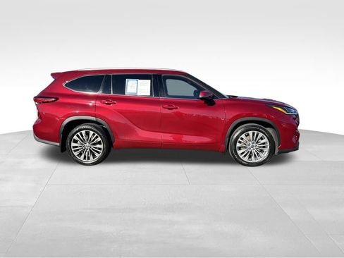 Used 2021 Toyota Highlander Platinum image 8