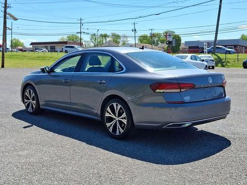 Used 2020 Volkswagen Passat 2.0T SEL FWD image 4