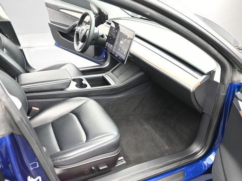 Used 2021 Tesla Model 3 Standard Range Plus image 18