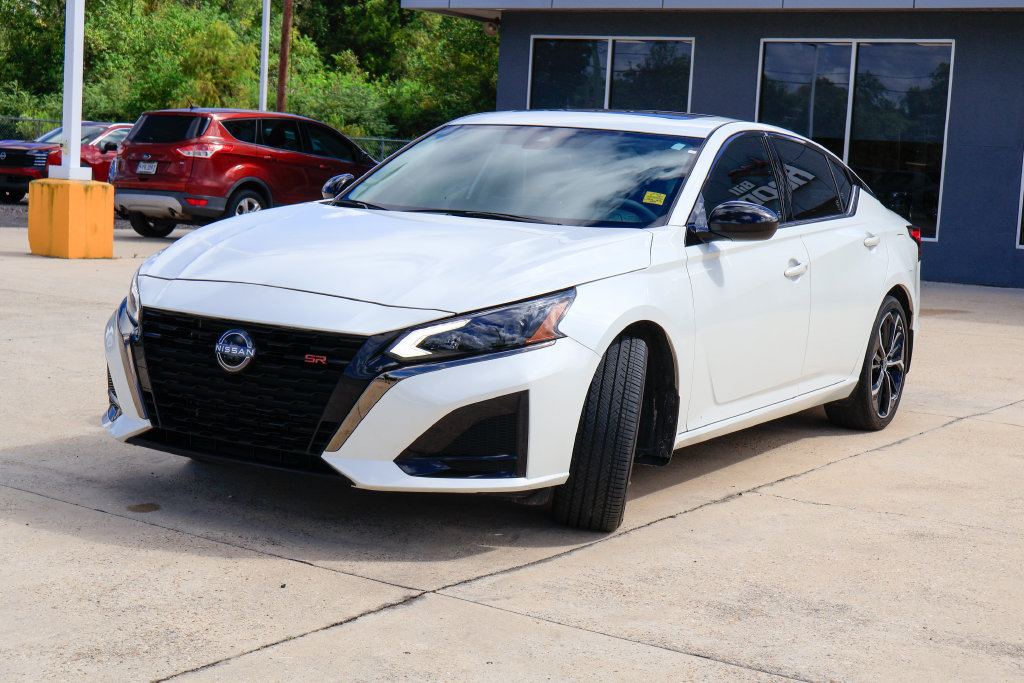 Used 2024 Nissan Altima 2.5 SR w/ SR Premium Package FWD image 24