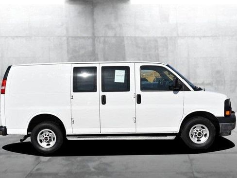 Used 2024 GMC Savana 2500 w/ Driver Convenience Package image 5