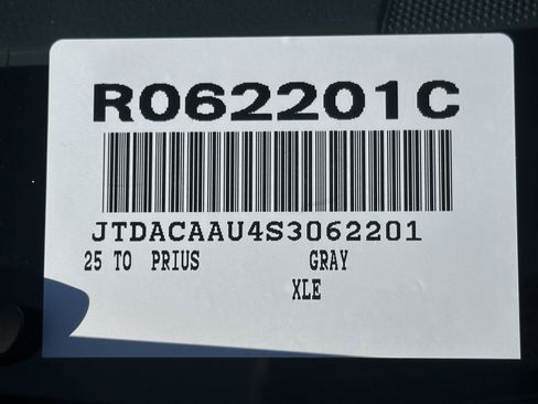 Certified 2025 Toyota Prius XLE FWD image 15