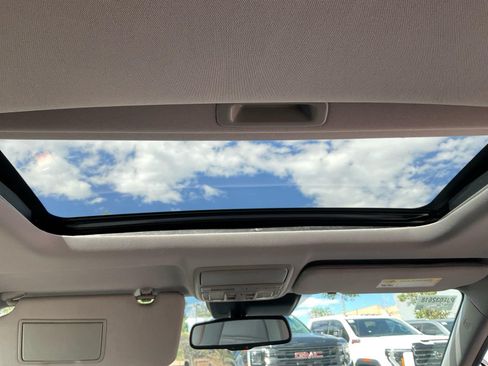 Used 2018 Honda CR-V Touring image 19