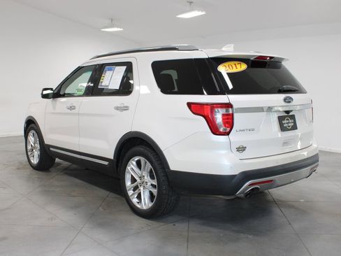 Used 2017 Ford Explorer Limited image 7