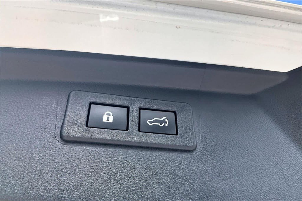 Used 2023 Subaru Outback Limited AWD/4WD image 32