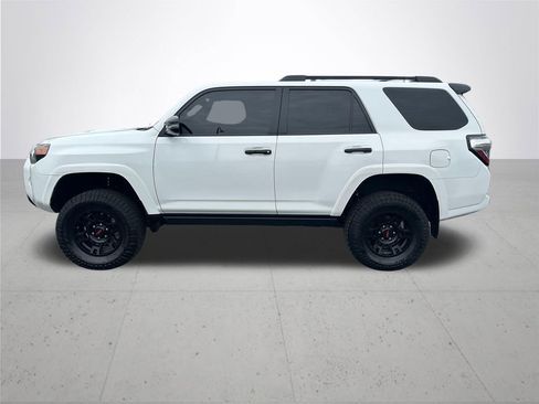 Used 2021 Toyota 4Runner Venture w/ Moonroof Package image 10