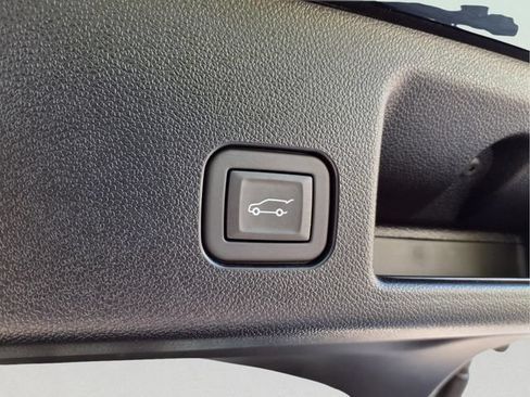 Certified 2024 Chevrolet Equinox EV LT FWD image 23