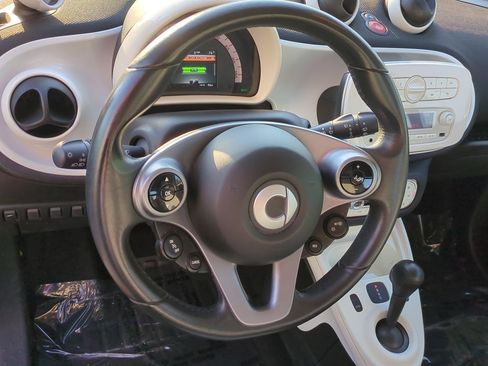 Used 2018 smart fortwo electric drive image 10