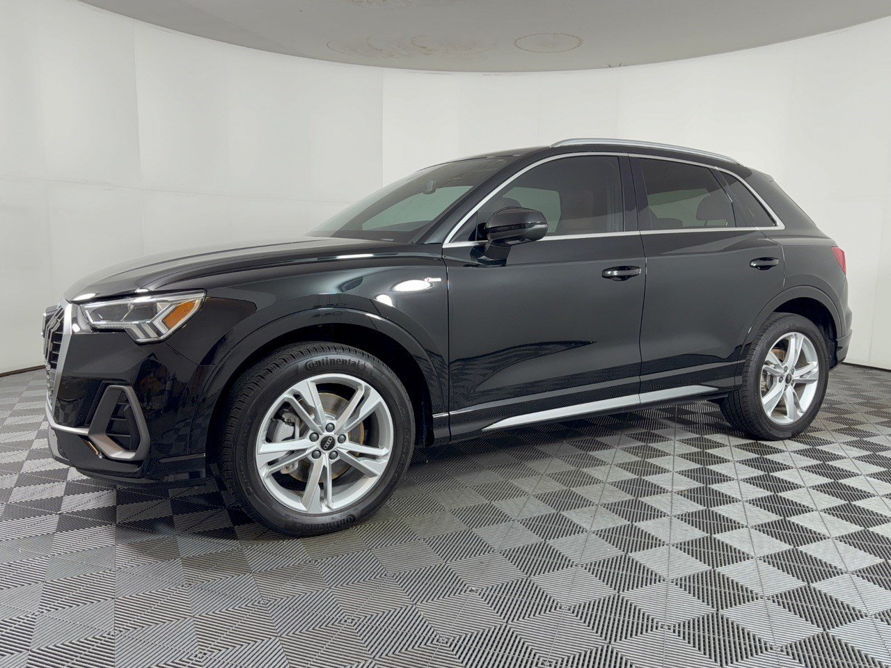 Used 2024 Audi Q3 2.0T Premium Plus AWD/4WD image 2