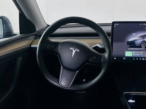 Used 2024 Tesla Model Y Long Range AWD/4WD image 17