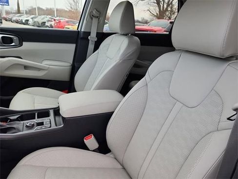 New 2026 Kia Sorento S w/ S Panoramic Sunroof Package image 13