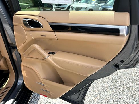 Used 2013 Porsche Cayenne image 15